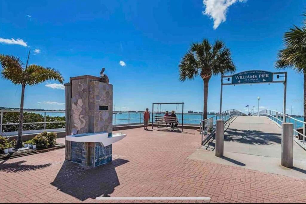 In The Center Of Gulfport, Min Away From The Beach! セント・ピーターズバーグ エクステリア 写真